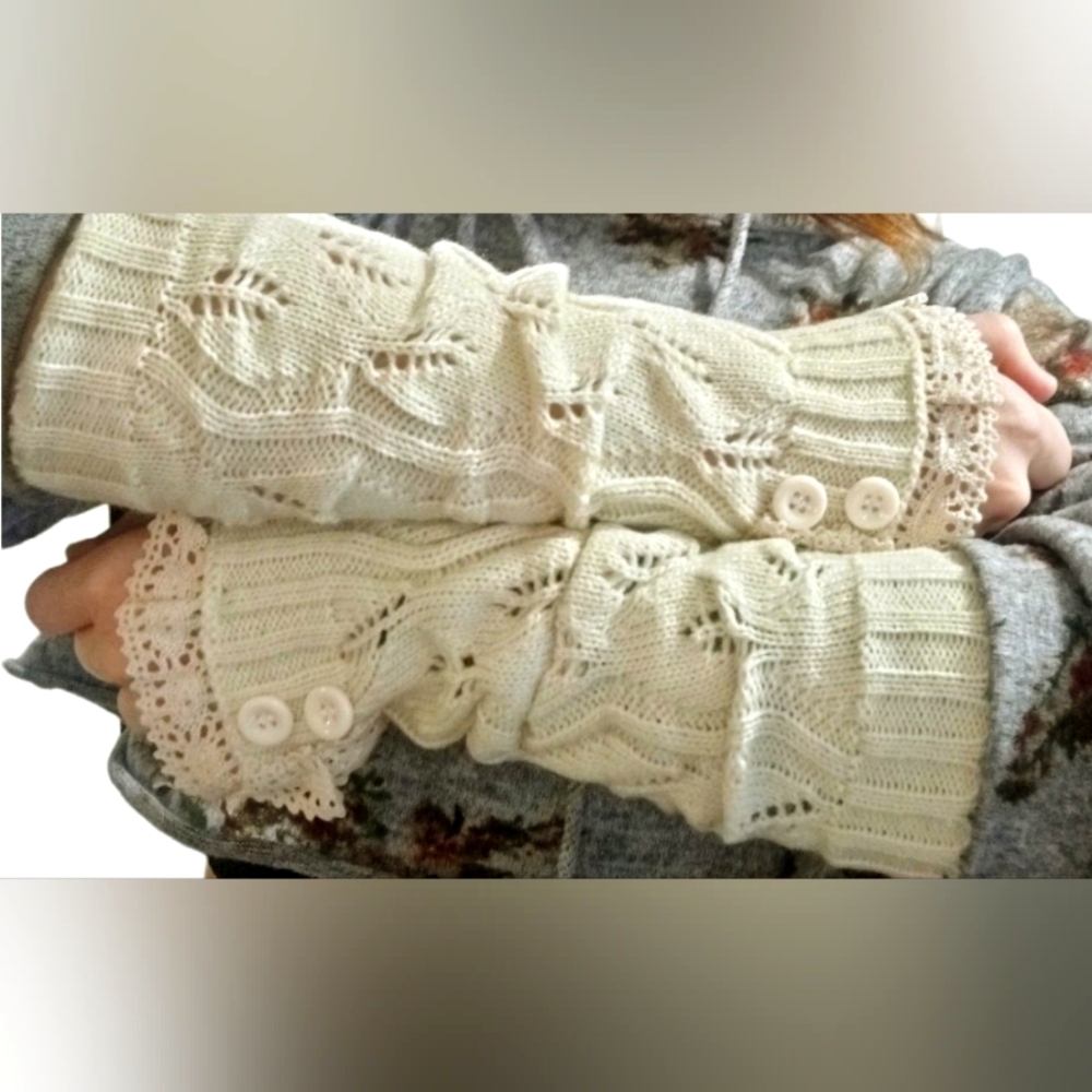 Cream white Cable knit arm warmers with lace trim, new in packaging